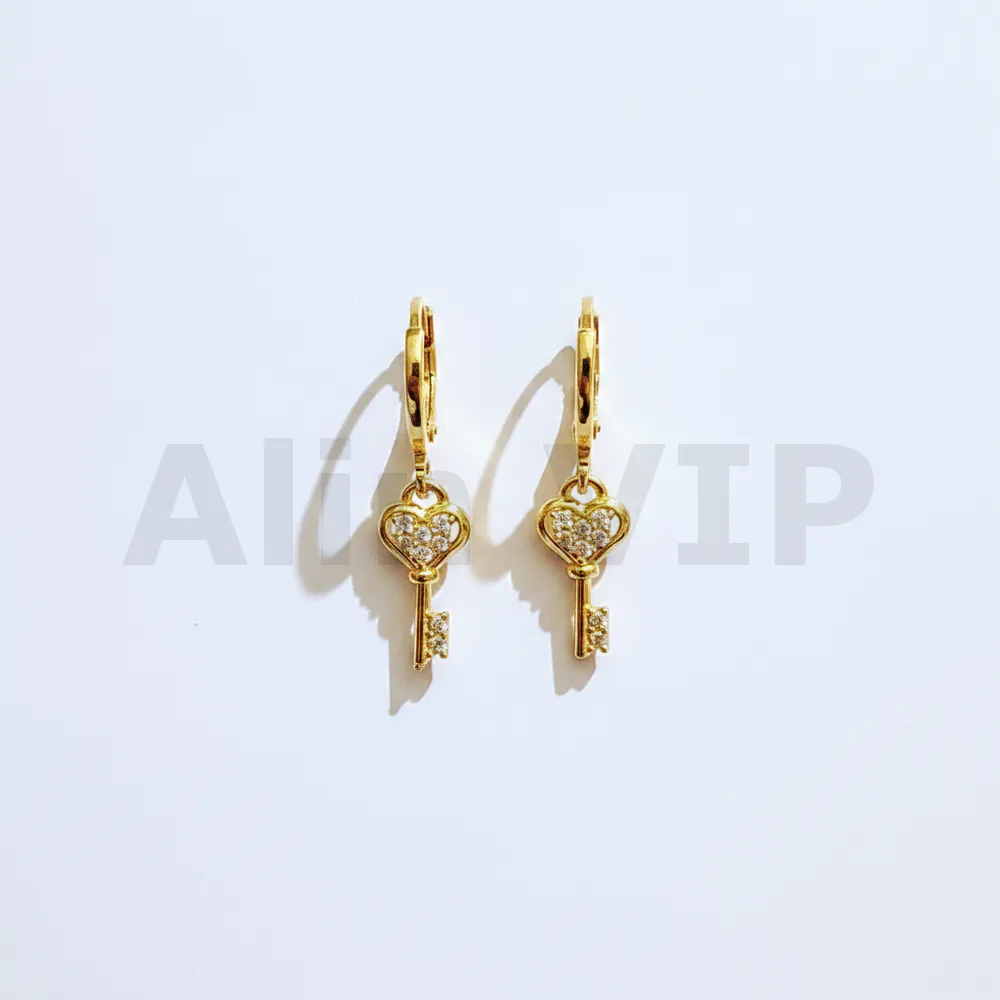 Anting juntai wanita motif kunci hati permata zircon gold lapis emas romantis unik ATW005