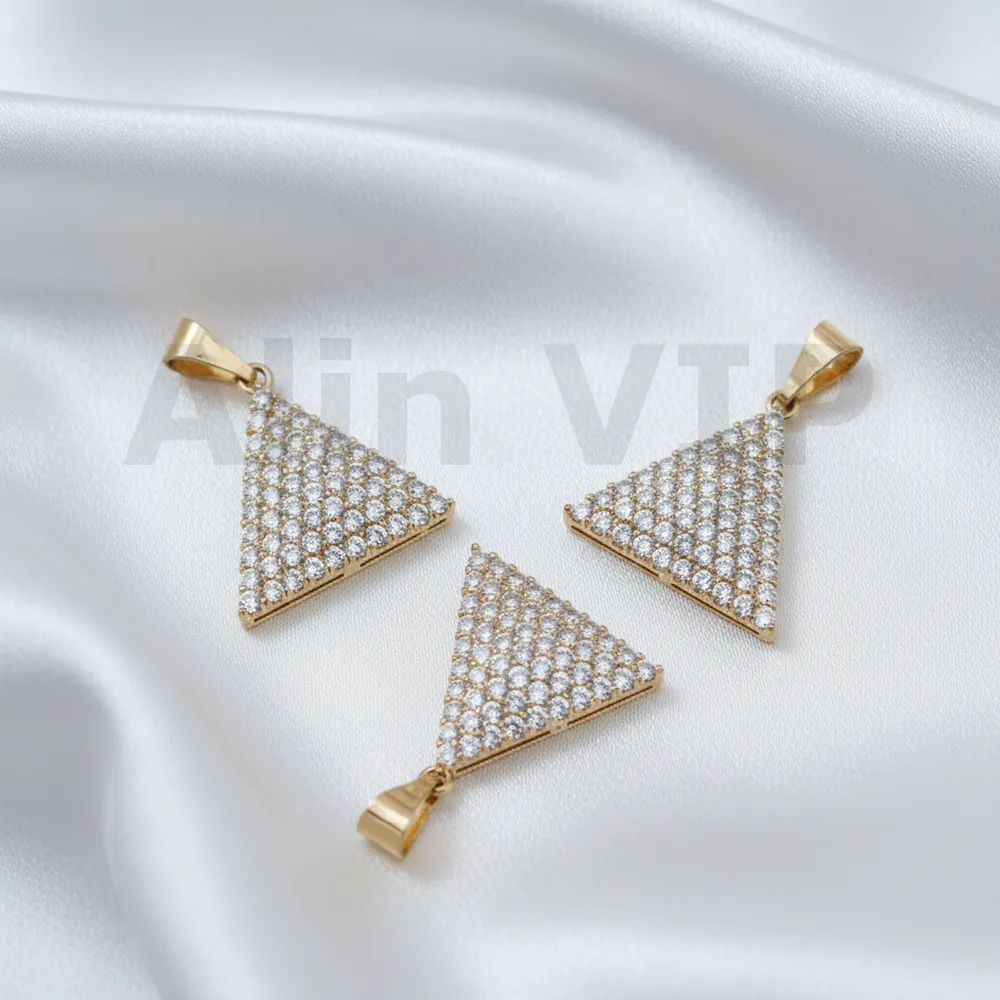 Liontin segitiga permata zircon pave tegas geometris modern penuh percaya diri LTW042