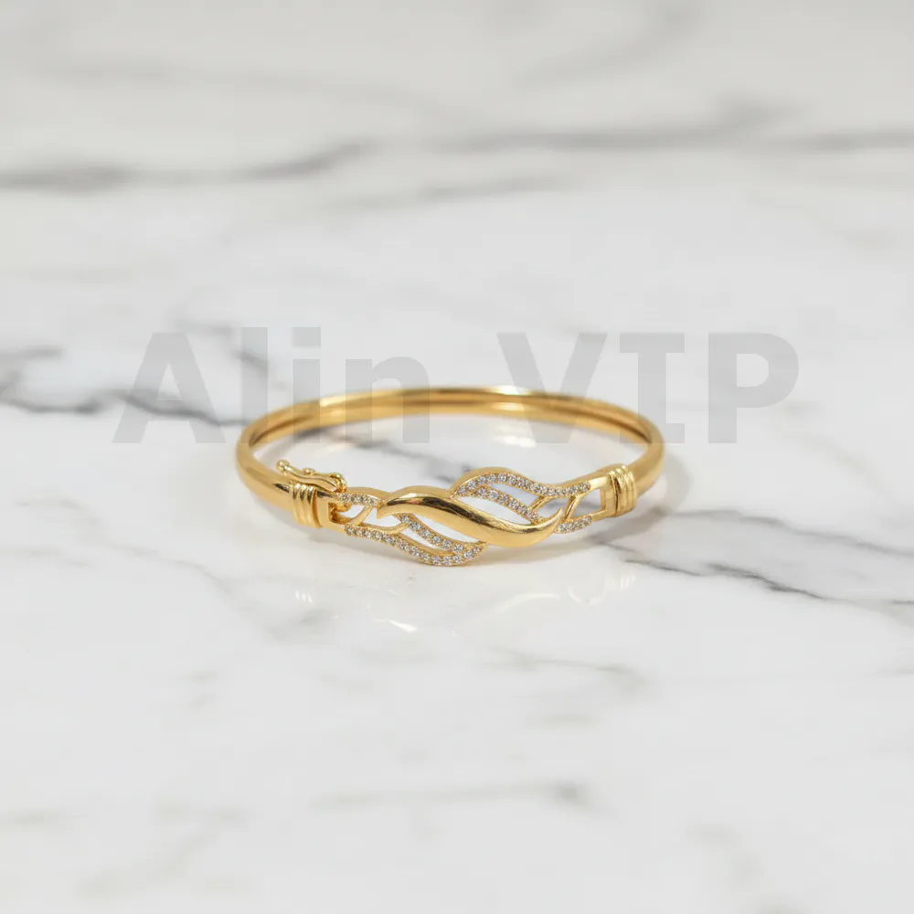 Gelang bangle lapis emas motif abstrak gelombang permata zircon desain modern ukuran diameter 6 cm GLB053