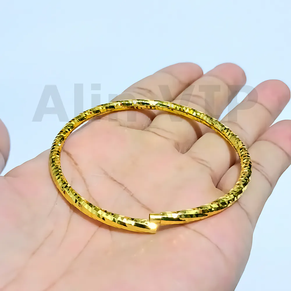 gelang bangle potong kilau warna gold titanium elegan casual tidak luntur alin vip glb038